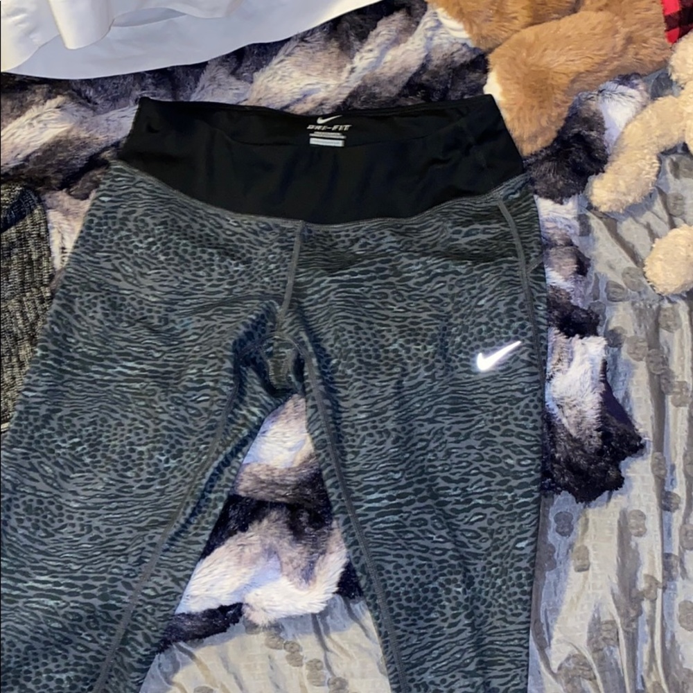Nike Capri pants (cheetah grey print)